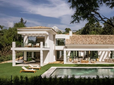 Chalet impresionante villa de lujo de 5 dormitorios y 6 baños en el paraiso, en Estepona