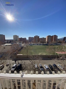 Piso amplio piso en el bon aire de 81m2 junto a los ffgg , complejo deportivo y cap can roca en Terrassa