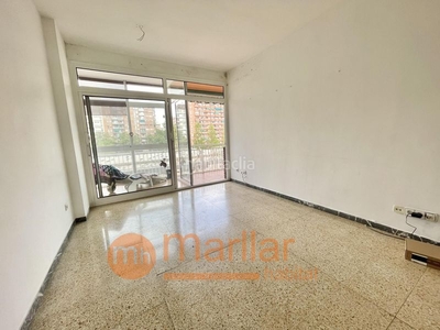 Piso con 3 habitaciones con ascensor y calefacción en Barcelona