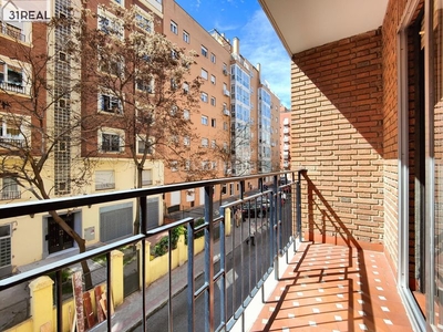 Piso con 4 habitaciones con ascensor y calefacción en Madrid