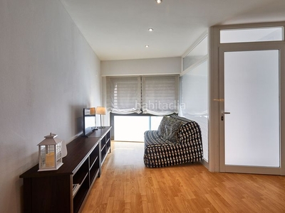 Piso en carrer de llobet i vall-llosera 8 piso con 2 habitaciones con calefacción y aire acondicionado en Barcelona