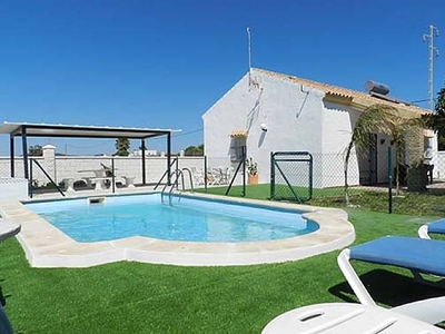 Chalet con piscina privada en el Palmar.