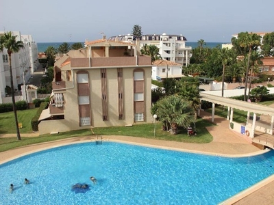 Alquiler de ático en Les Marines/Las Marinas de 3 habitaciones con terraza y piscina