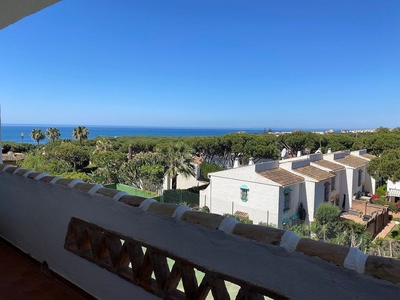 Alquiler de piso en Calahonda de 2 habitaciones con terraza y piscina