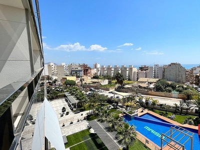 Alquiler de piso en calle Mar Alta de 3 habitaciones con terraza y piscina