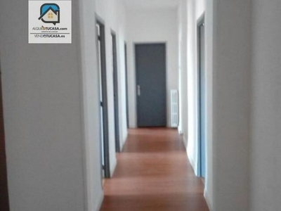 Alquiler de piso en Centro - Palencia de 5 habitaciones con balcón y calefacción