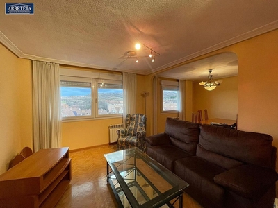Alquiler de piso en San Roque-Concordia-Adoratrices de 4 habitaciones con terraza y garaje