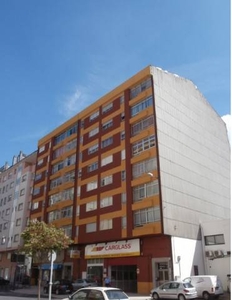 Alquiler Piso Lugo. Piso de tres habitaciones en Avenida de A Coruña. Muy buen estado primera planta plaza de aparcamiento con terraza calefacción individual