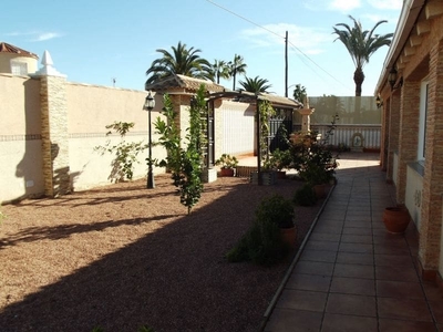 Chalet en venta en El Chaparral, Torrevieja, Alicante