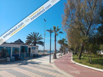 Piso con 2 habitaciones con ascensor y vistas al mar en Torre del Mar