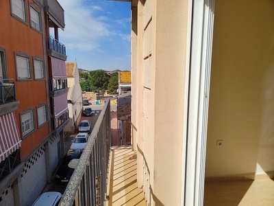 Piso en alquiler en Cobatillas de 2 habitaciones con garaje y balcón