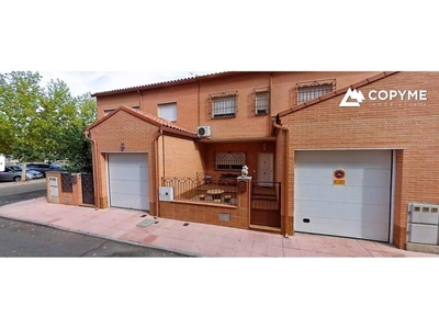 Venta Casa adosada Torrijos. Buen estado con terraza 168 m²