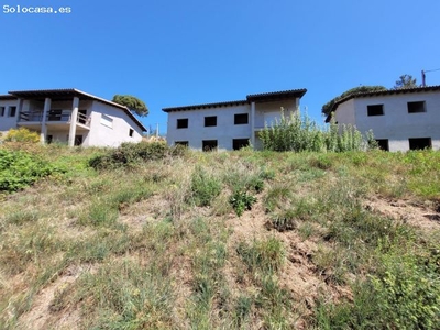 Venta de 3 casas unifamiliares en construcción en Can Fornaca