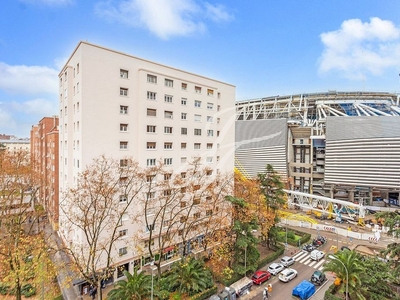 Venta de piso en Bernabéu - Hispanoamérica de 3 habitaciones con terraza y garaje
