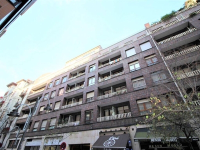 Venta Piso Bilbao. Piso de cuatro habitaciones Primera planta con terraza