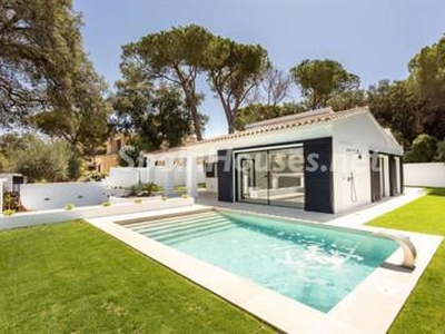 Villa en venta en Elviria, Marbella