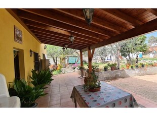 CASA CON TERRENO EN VENTA EN CANYELLES