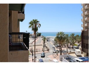 Se vende magnifico apartamento en la 1ª línea de playa con vistas al mar enfrente del Puerto De