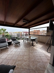 Alquiler ático con 2 habitaciones amueblado con ascensor, parking y piscina en Canet d´en Berenguer