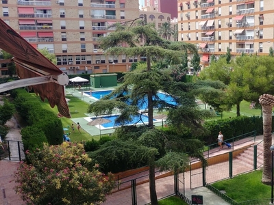 Alquiler de piso con piscina y terraza en Benalúa (Alicante), Benalua