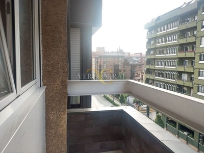 Alquiler de piso en Casco Histórico de 4 habitaciones con terraza y garaje