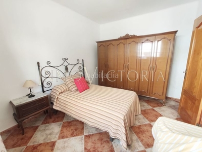 Casa adosada con 3 habitaciones con calefacción y aire acondicionado en Torremolinos