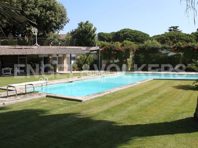 Casa cerca del golf con gran jardín y vistas en Sant Andreu de Llavaneres