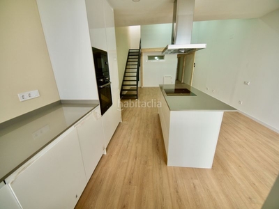 Casa con 3 habitaciones con parking, calefacción y aire acondicionado en Terrassa