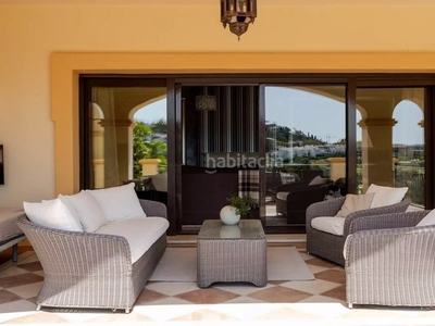 Casa con 7 habitaciones con parking, piscina, calefacción, aire acondicionado y vistas al mar en Marbella