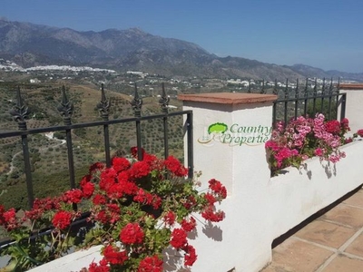 Casa de campo en venta , 7 dormitorios. en Torrox pueblo Torrox