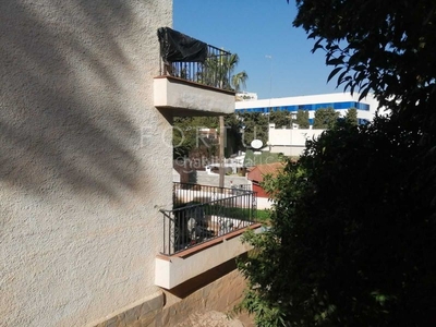 Casa en calle rodeo casa con 4 habitaciones con parking y piscina en Málaga