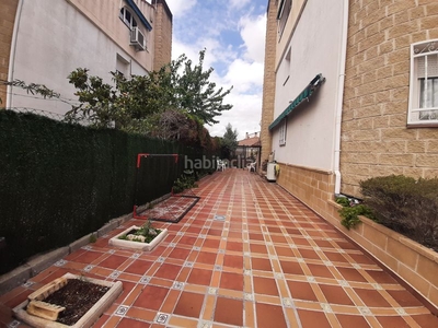Casa pareada chalet pareado. 5 habitaciones. 3 baños, buhardilla, jardín. garaje. en Torrejón de la Calzada