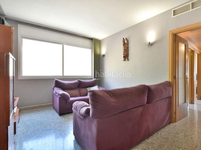 Piso amplio y luminoso piso de 3 habitaciones dobles en Ca n'Oriac, en Sabadell