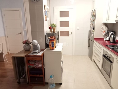 Piso con 3 habitaciones con parking, calefacción y aire acondicionado en Murcia