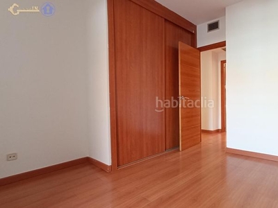 Piso vivienda seminueva de 2 dormitorios con garaje en Madrid