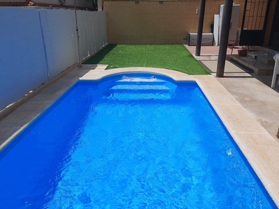 Venta de casa con piscina y terraza en Cabanillas del Campo