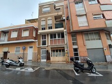 Vivienda adosada situada en C/ Alicante