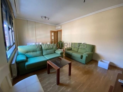 Alquiler de dúplex en calle Prado de 2 habitaciones con terraza y muebles