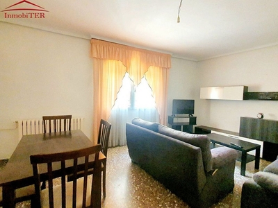 Alquiler de piso en Arrabal - Carrel - San Julián de 3 habitaciones con calefacción y ascensor