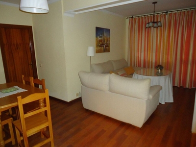 Alquiler de piso en calle Jacinto Benavente de 4 habitaciones con terraza y muebles