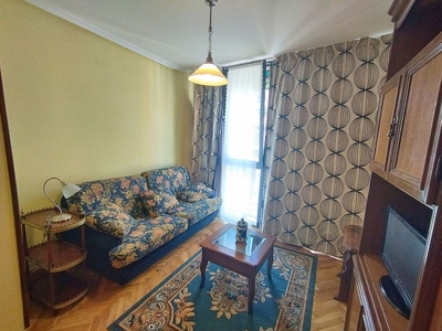 Alquiler de piso en Centro - Palencia de 2 habitaciones con muebles y balcón