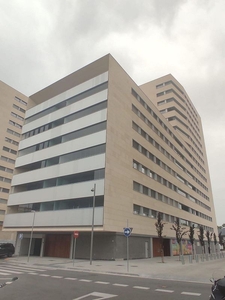 Alquiler de piso en Ensanche de 2 habitaciones con terraza y garaje