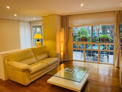 Alquiler de piso en paseo Duques de Lugo de 3 habitaciones con terraza y garaje
