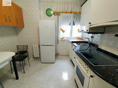 Alquiler de piso en Txagorritxu - El Pilar de 3 habitaciones con muebles y calefacción