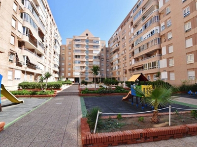 Alquiler Piso Almería. Piso de tres habitaciones en Cabo De Gata 33. Segunda planta con terraza