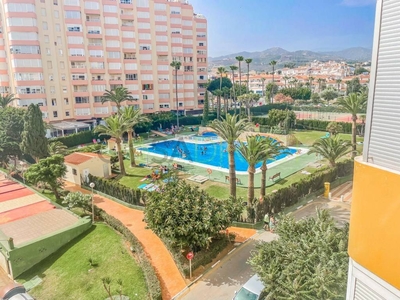 Alquiler Piso en Avenida Europa. Torrox. Buen estado cuarta planta con terraza