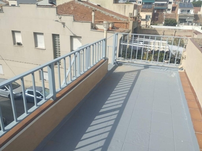 Alquiler Piso Sabadell. Piso de tres habitaciones Primera planta con terraza