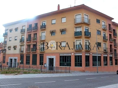 Alquiler Piso Talavera de la Reina. Piso de dos habitaciones en Calle San Clemente. Buen estado primera planta con terraza