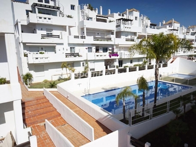 Apartamento ático en venta en Costa Natura, Estepona