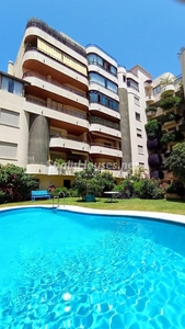 Apartamento en venta en Playa Bajadilla-Puertos, Marbella